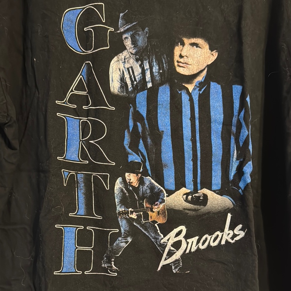 Garth Brooks Graphic T-Shirt